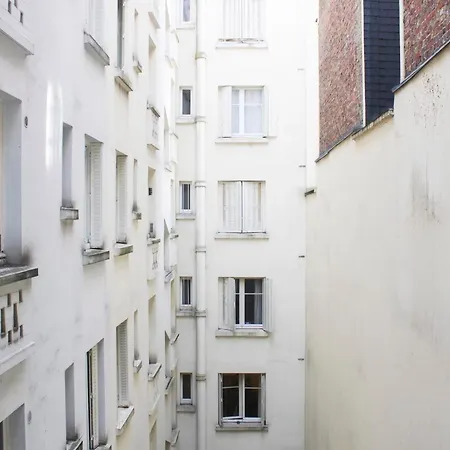 Apartment Charming Studio On Courtyard In Paris